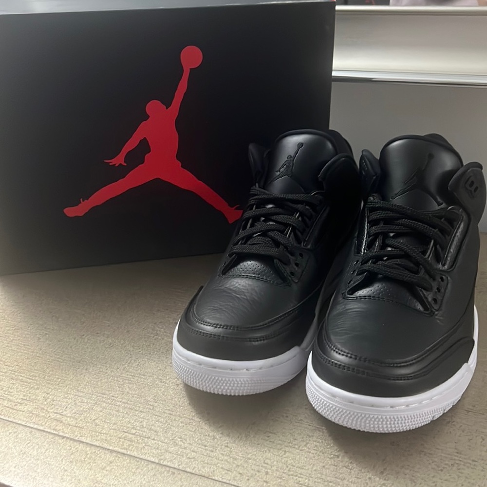 Air Jordan 3 retro black/black and white 8 1/2 US.
